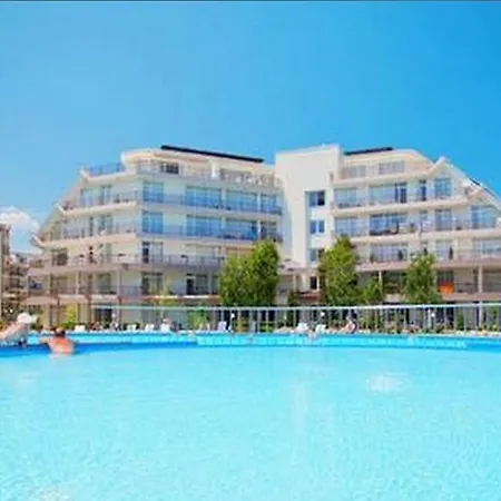 Vibes Flat 4 You, Sunny Σάνι Μπιτς